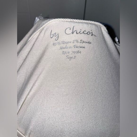 Chicos cream long sleeved v neck shirt size 3 or XL - Picture 6 of 6